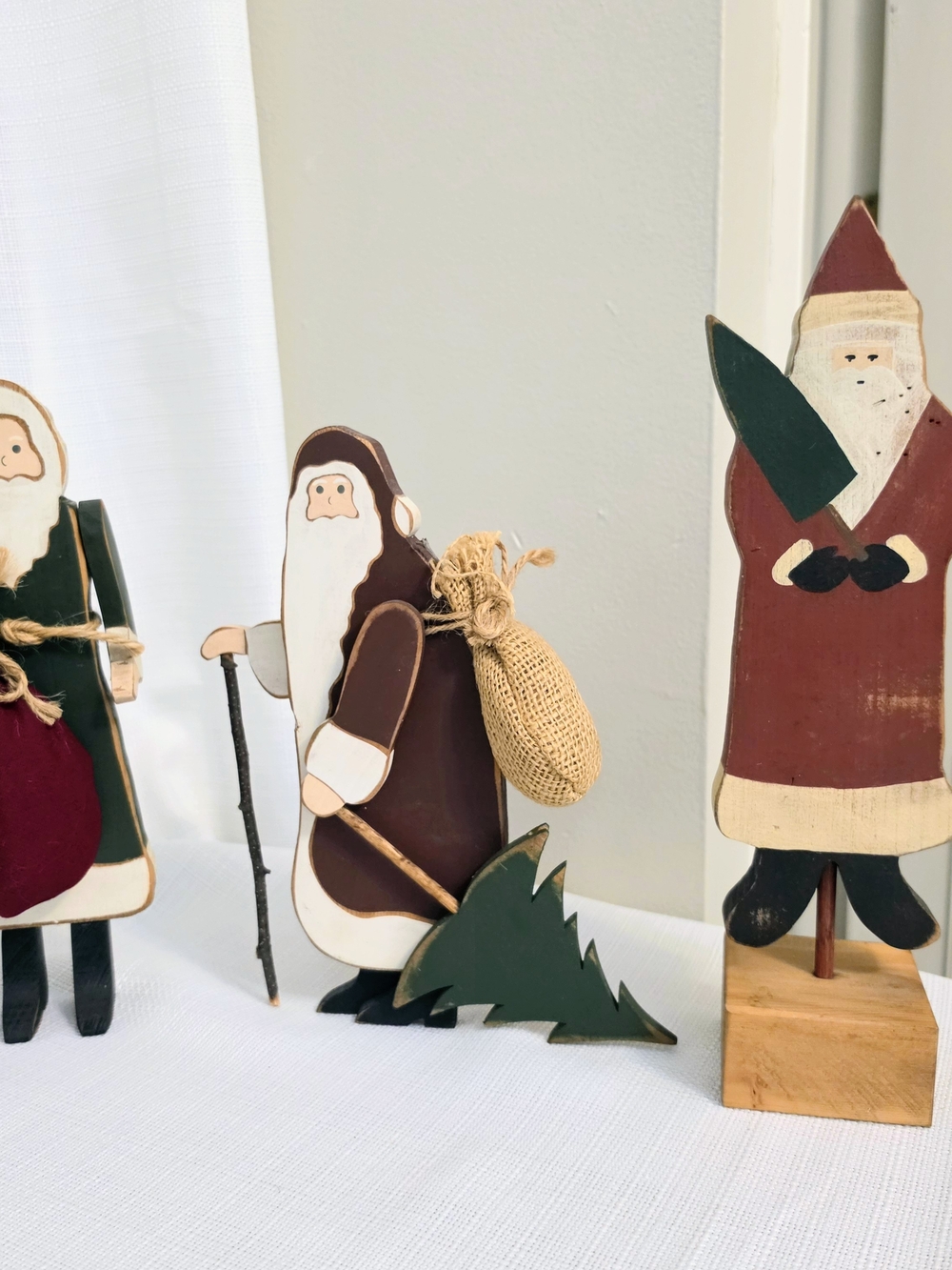 Folkart Wood Slab Santas Primitive Christmas Set Of 3 Old World Cabin Rustic